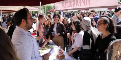 BM gibi üniversite: 120 ülkeden 5 bin yabancı öğrenci