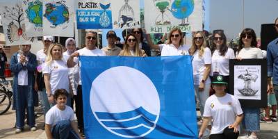 Bisiklet sürerek iklim değişikliğine dikkat çektiler