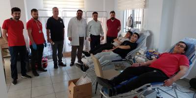 Öğrencilerden Kızılay'a kan