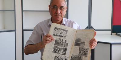 Doktor, asırlık belgeleri müzeye verdi