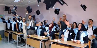 50’li yaşlarda lise mezunu oldular, kep attılar