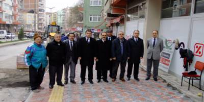 BAFRA'DA KALDIRIM ENGELİNİ AŞACAKLAR