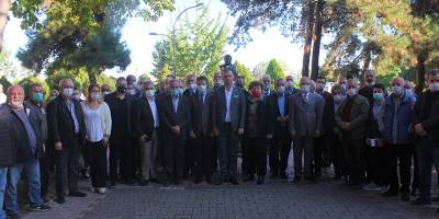 Eski Başkan Muzaffer Önder Bafra'daki mezarı başında anıldı