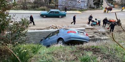 Sinop'ta Otomobil Boşluğa Düştü