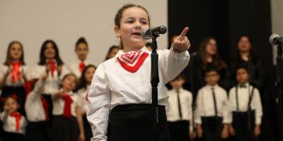 İLKADIM ÇOCUK KOROSU 23 NİSAN COŞKUSUNU ZİRVE TAŞIDI