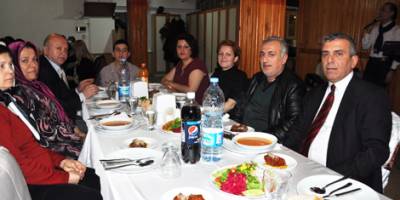 BAFRA'DA TAYİNİ ÇIKAN MEMURA VEDA YEMEĞİ