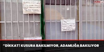 İş yeri önüne bırakılan araçlardan bıkınca bulduğu yöntem gülümsetti