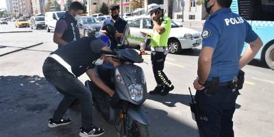 Samsun'da polisten motosiklet uygulaması