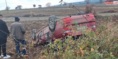 Vezirköprü'de otomobil tarlaya yuvarlandı: 2 ağır yaralı