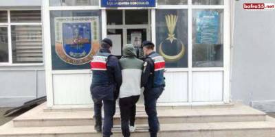 Samsun'da Jandarma ekipleri 14 aydır aranan şahsı saklandığı evde yakaladı