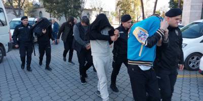 Samsun'da bonzai hammaddesiyle yakalanan 5 kişi adliyede