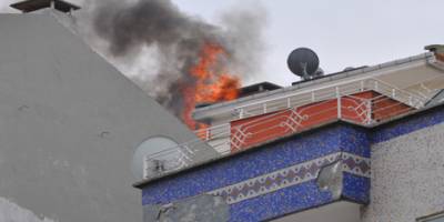 BAFRA’DA ÇATI YANGINI