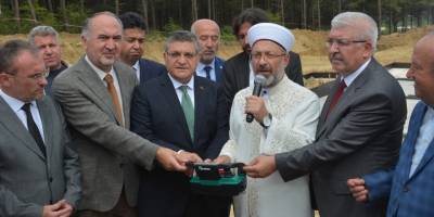 Diyanet İşleri Başkanı Erbaş: "Camisiz camia olmaz"