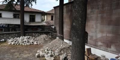 Vezirköprü'deki Tarihi Taş Medrese’de Drenaj Çalışması