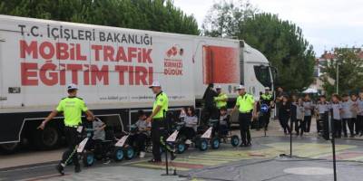 Mobil Trafik Eğitim Tırı ile 8 bine yakın öğrenciye trafik eğitimi