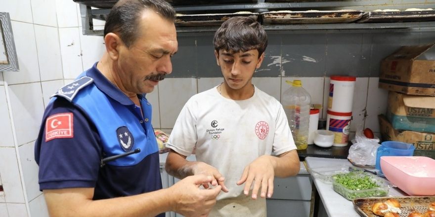 Zabıtalardan şafak vakti fırın denetimi