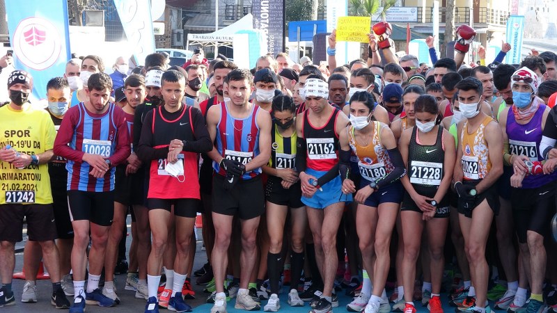 1-uluslararasi-trabzon-yari-maratonu-kosuldu.jpg