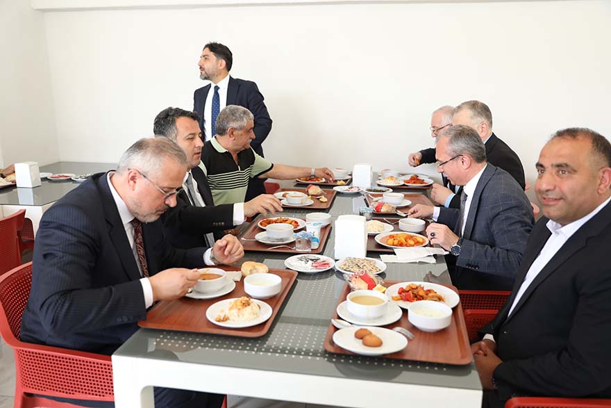 153-restoran-bafrada-hizmete-basladi-3.jpg