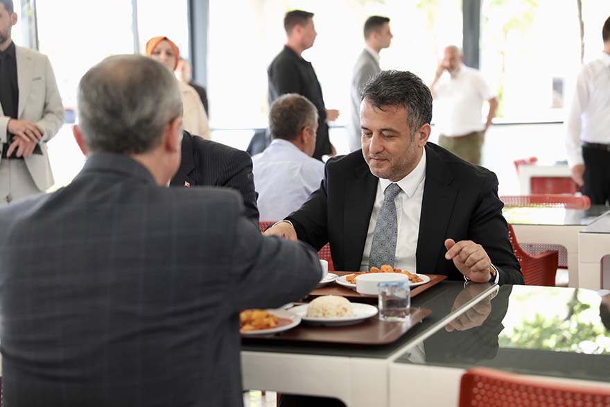 153-restoran-bafrada-hizmete-basladi-4.jpg