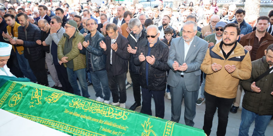 17-yasindaki-elanin-aci-vedasi-baba-tabutu-omzunda-gozyaslarina-boguldu-8.png