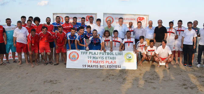 19-mayis-belediyesi-plaj-futbolunda-sampiyon.-001.JPG