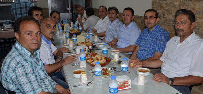 19-mayisda-protokol-iftarda-bulustu-006.JPG