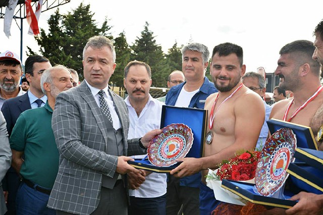 19-mayista-karakucak-gures-festivaline-buyuk-ilgi-11.jpg