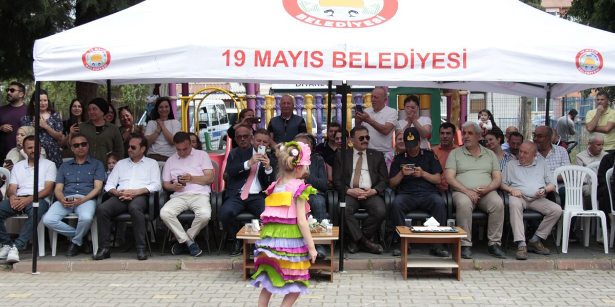 19-mayista-miniklerden-sifir-atik-defilesi-1.jpg
