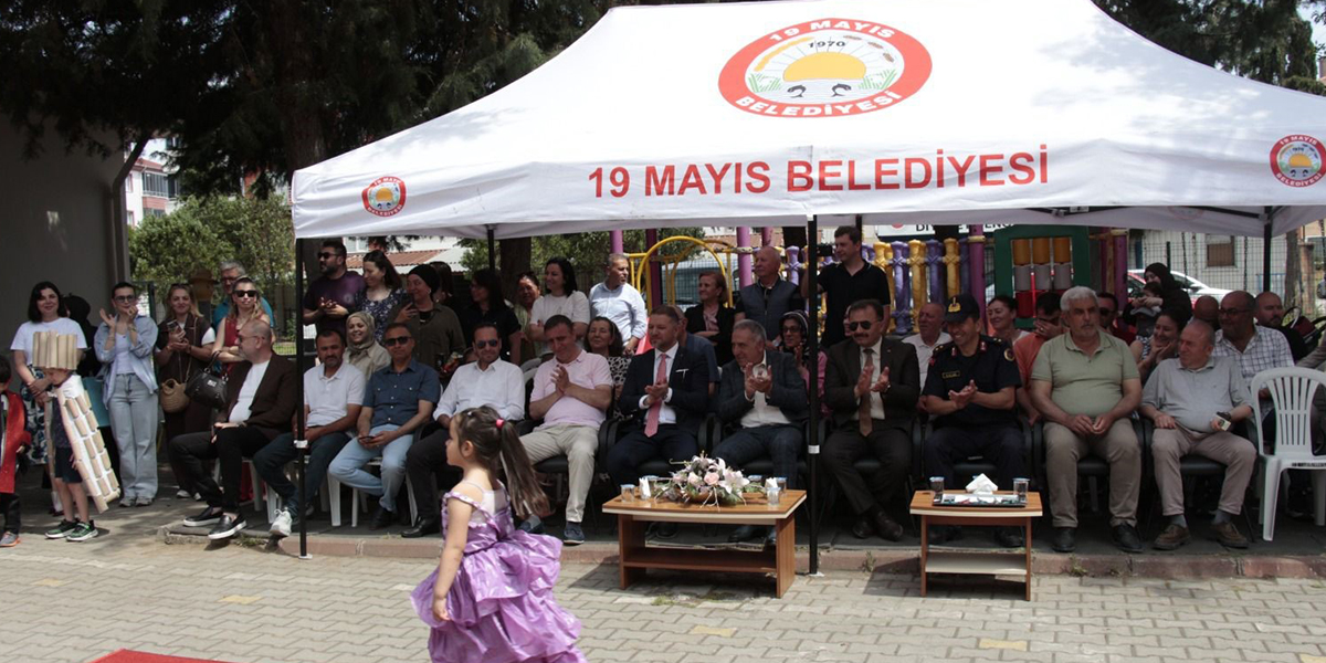 19-mayista-miniklerden-sifir-atik-defilesi.jpg