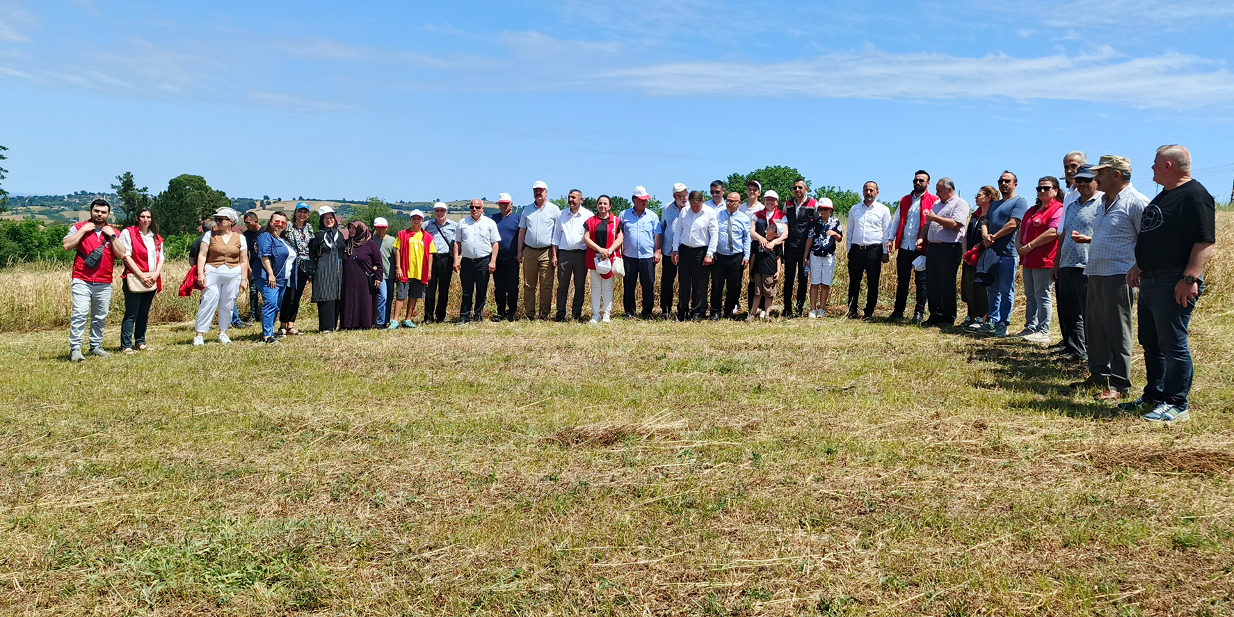19-mayista-yerli-bugday-altindane-icin-hasat-basladi-1.jpg