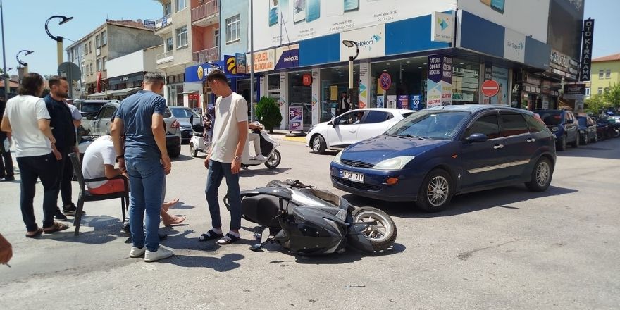 Osmancık’ta Otomobil ile Motosiklet Çarpıştı: 1 Yaralı