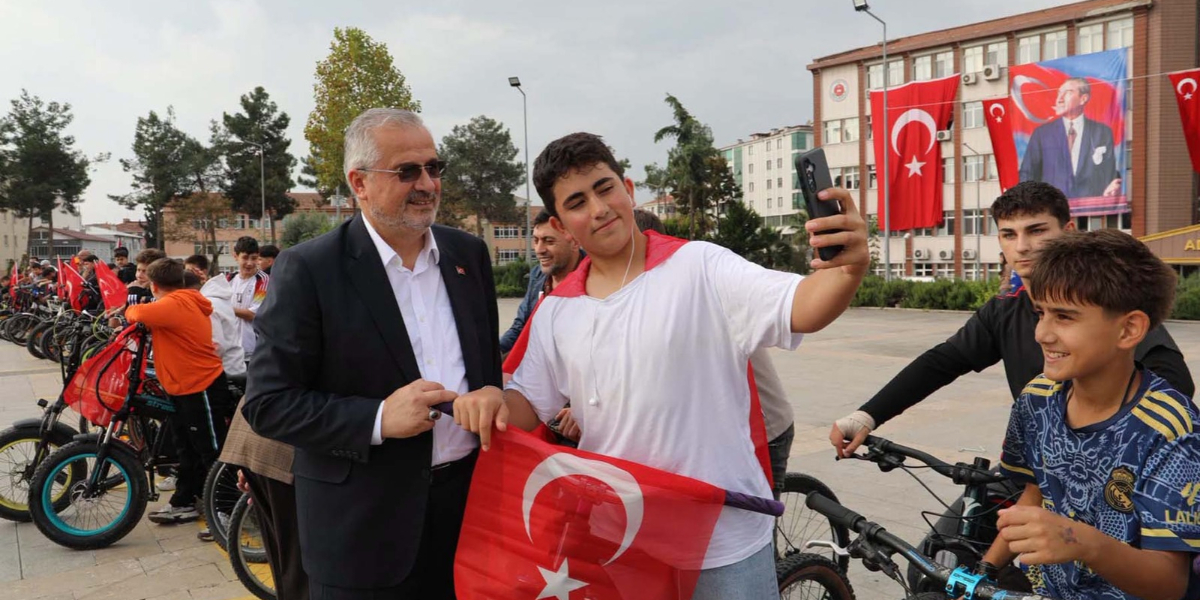 29-ekim-coskusu-pedallara-yansidi-009.jpg