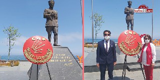 CHP Yakakent İlçe Başkanlığı'ndan Atatürk Anıtına Çelenk