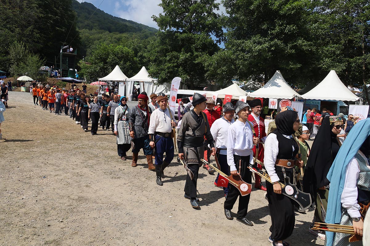 5-nebiyan-doga-ve-genclik-festivali-resmi-torenle-basladi-001.JPG