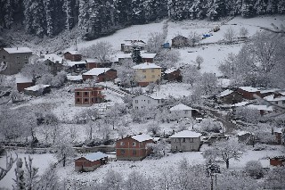 Yakakent de Kar Yüzünü Gösterdi