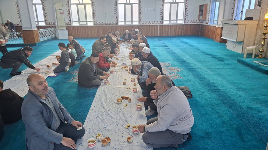 agd-alacamda-baba-ogul-sabah-namazi-bulusmasi-duzenledi-10.jpg