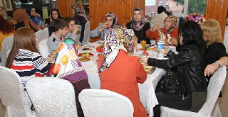 ak-parti-bafra-ilce-teskilati-iftarda-bulustu-13.jpg