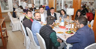 ak-parti-bafra-ilce-teskilati-iftarda-bulustu-5.jpg