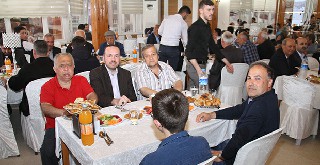 ak-parti-bafra-ilce-teskilati-iftarda-bulustu-6-001.jpg