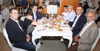 ak-parti-bafra-ilce-teskilati-iftarda-bulustu-7.jpg