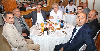 ak-parti-bafra-ilce-teskilati-iftarda-bulustu-8.jpg