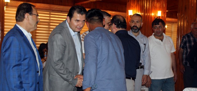 ak-parti-ilce-teskilati-iftarda-bulustu-002.JPG