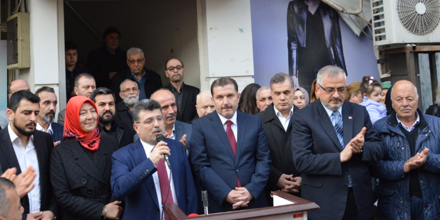 ak-parti-samsun-milletvekili-a-adayi-tuncay-yurdusevene-sevgi-seli-026.png