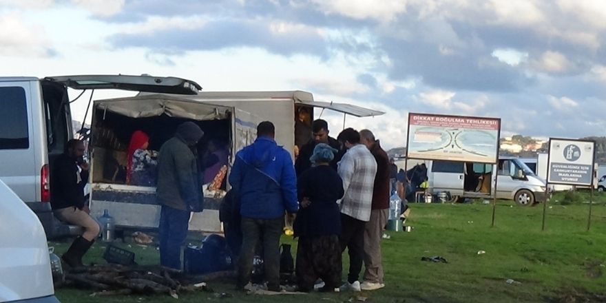 aklimanda-kirmizinin-pesinde-kokina-toplayicilari-is-basindaa.jpg