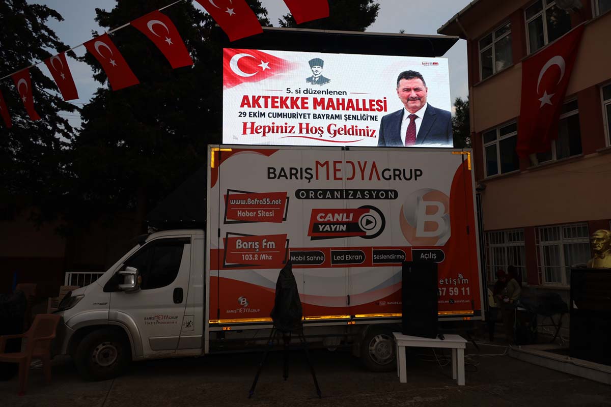 aktekke-mahallesinde-cumhuriyet-bayrami-coskusu-003.jpeg