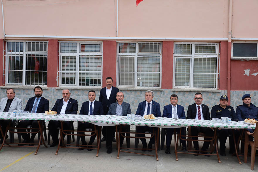 aktekke-mahallesinde-cumhuriyet-bayrami-coskusu-2.jpg
