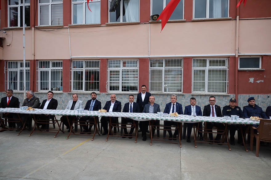 aktekke-mahallesinde-cumhuriyet-bayrami-coskusu-3.jpg