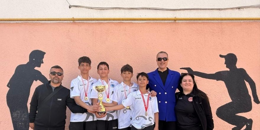 alacam-ataturk-ortaokulu-bocce-petankta-il-sampiyonu-oldu.jpg