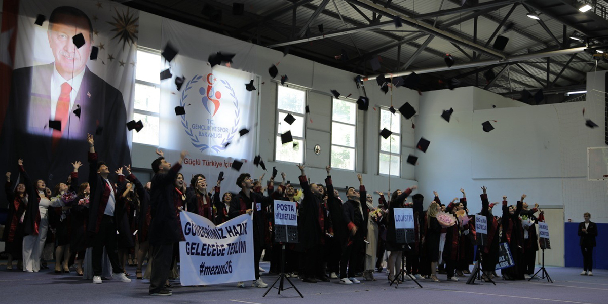 alacam-myoda-mezuniyet-coskusu-1.jpg