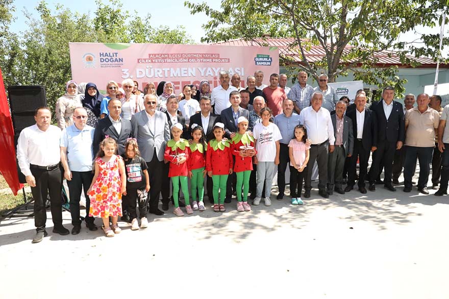 alacamda-3-durtmen-yaylasi-cilek-festivali-coskusu-1.jpg
